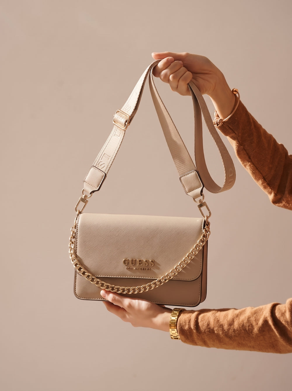 GUESS Los Angeles Flap Shoulder Bag – Beige