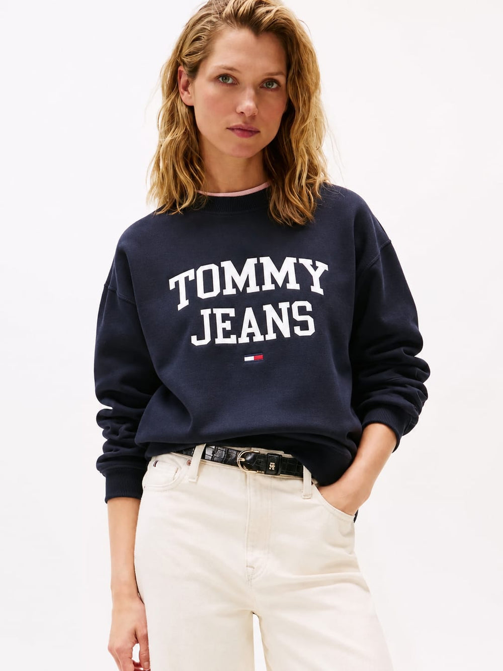 Tommy Jeans Essential Logo Crewneck Sweatshirt