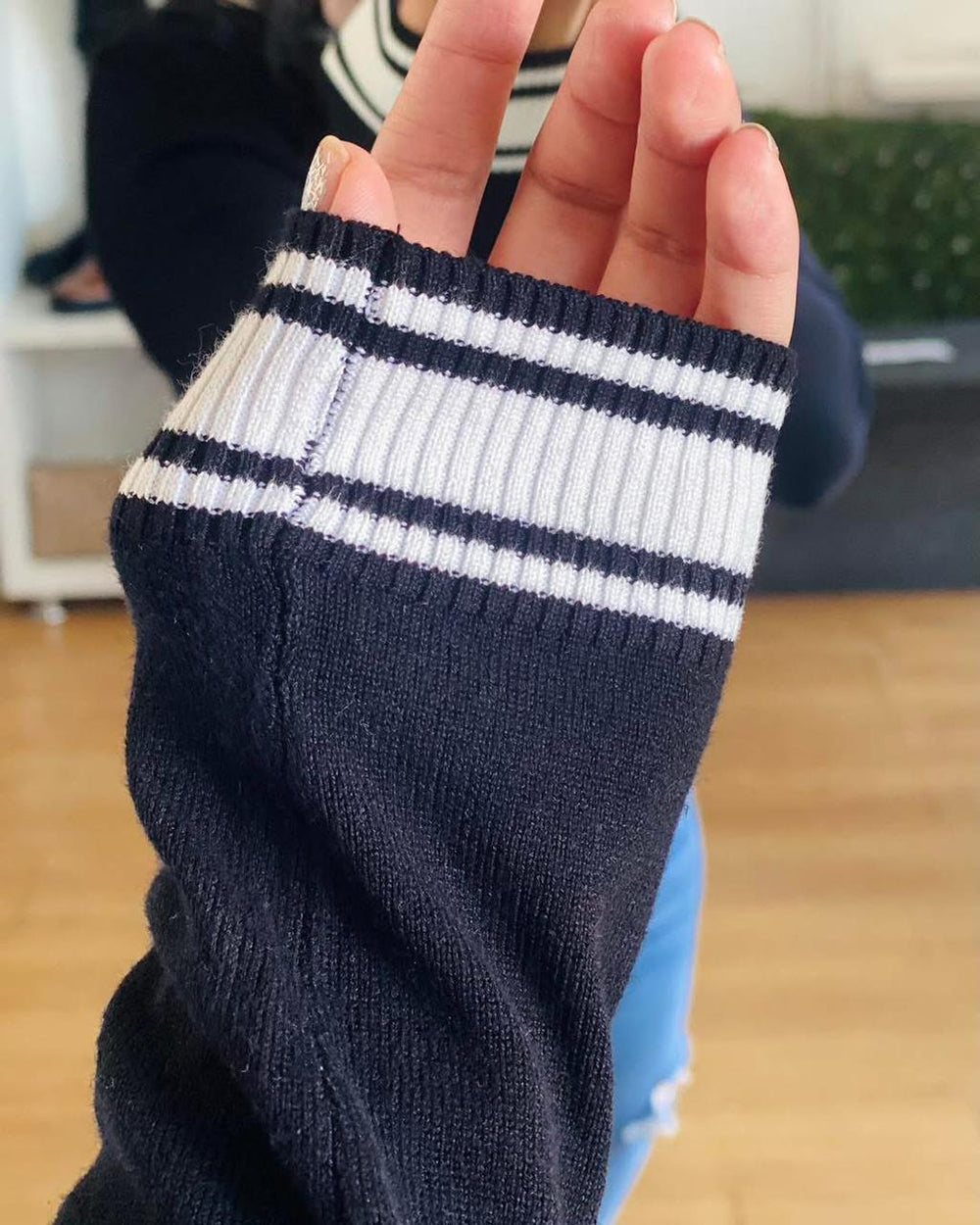 Guess Los Angeles Women's Logo Sweatshirt