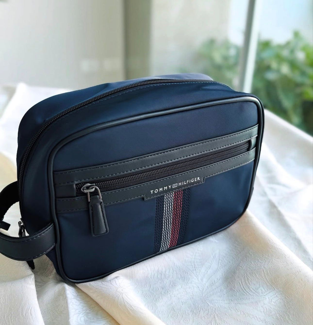 Tommy Hilfiger men's wash bag or dopp kit