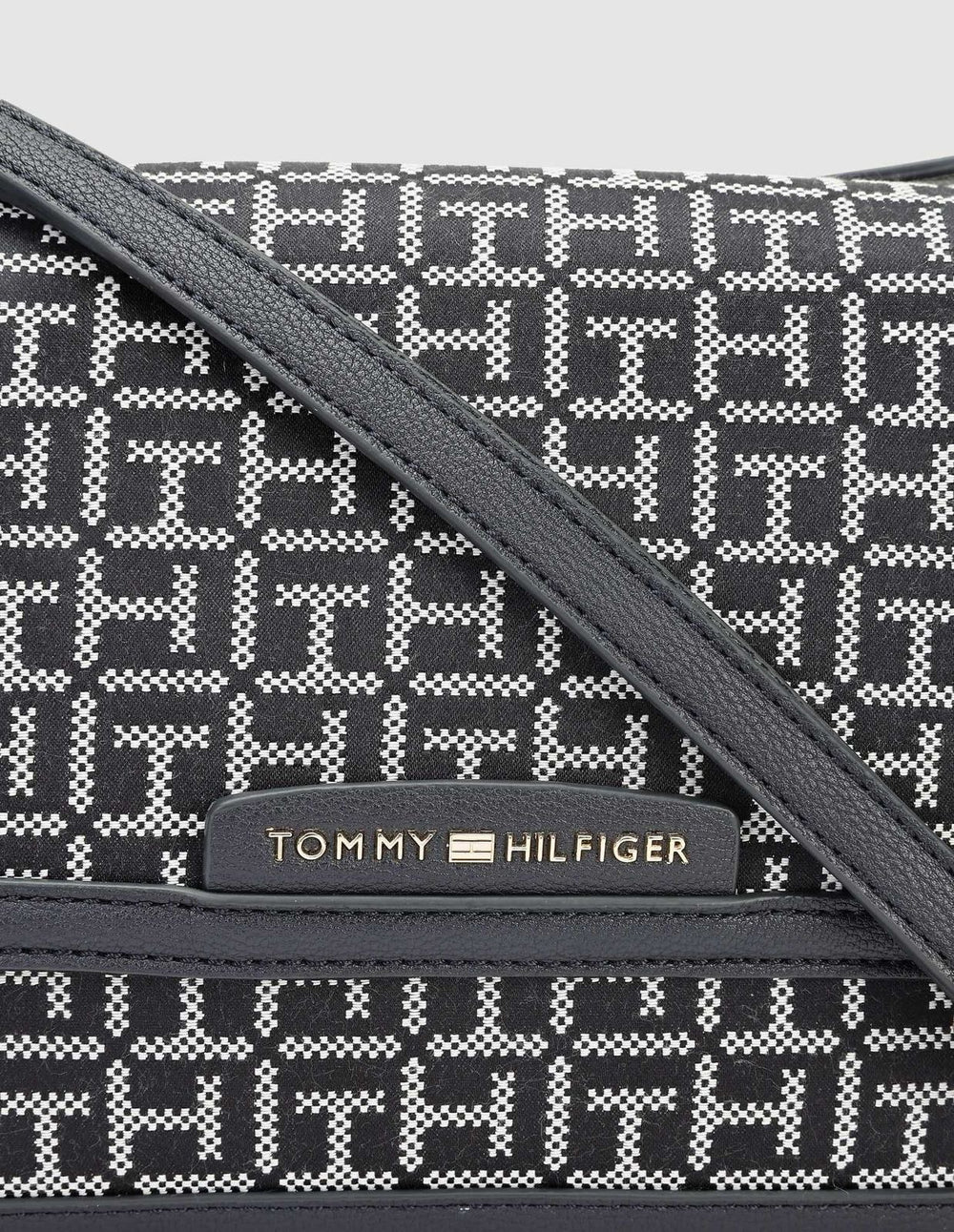 ommy Hilfiger women's crossbody bag in Navy Multi Logo